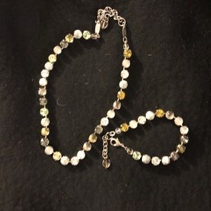 Sabika necklace and bracelet set.